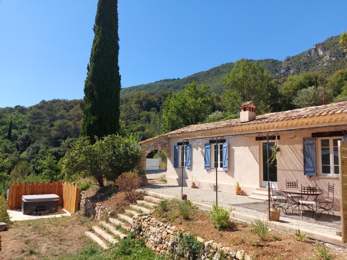 Maison A La Campagne Avec Spa Et Piscine Tourrettes-sur-Loup Exterior photo