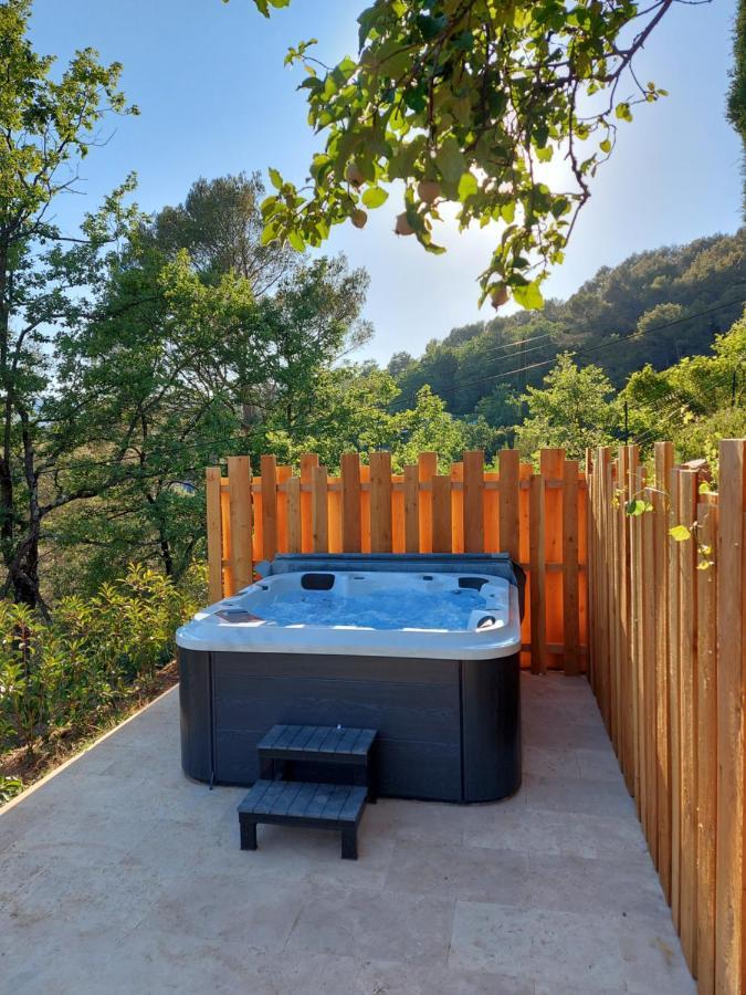 Maison A La Campagne Avec Spa Et Piscine Tourrettes-sur-Loup Exterior photo