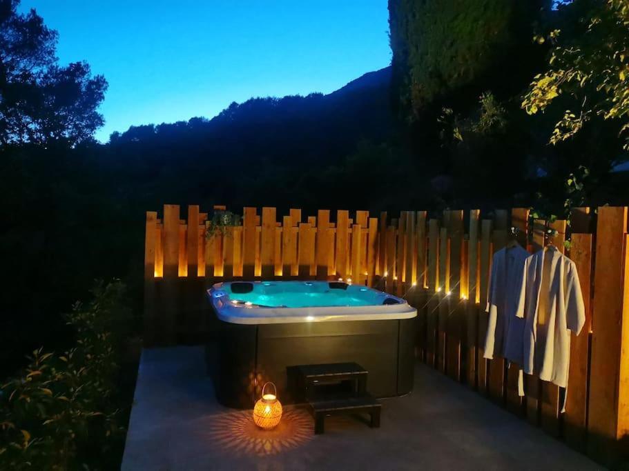 Maison A La Campagne Avec Spa Et Piscine Tourrettes-sur-Loup Exterior photo